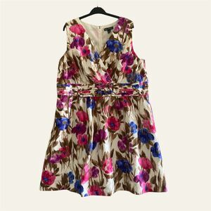 Jessica Howard‎ Floral Tea Midi Dress 24W Pockets Empire Waist Zip V Neck